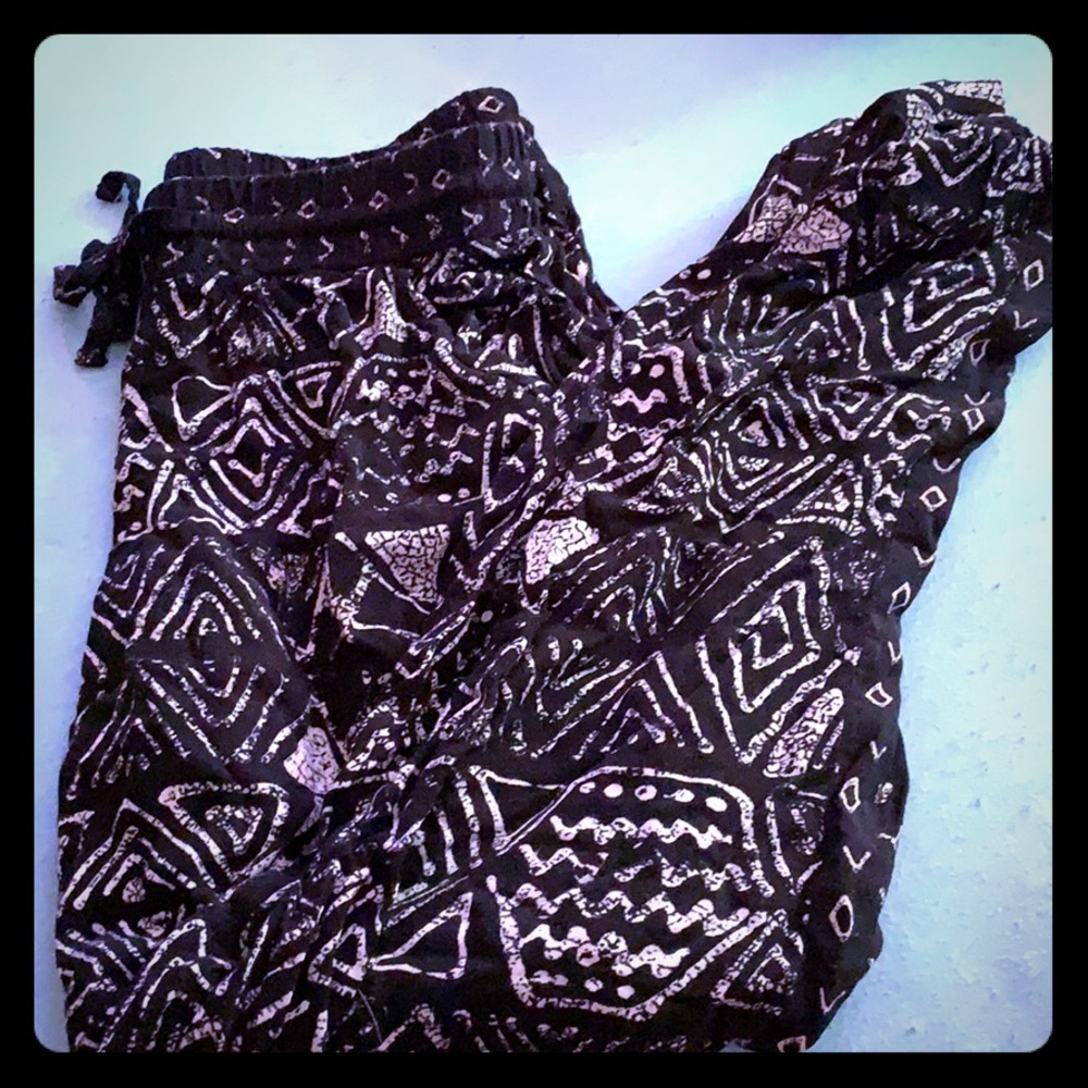 Patterned black lounge/ PJ pants